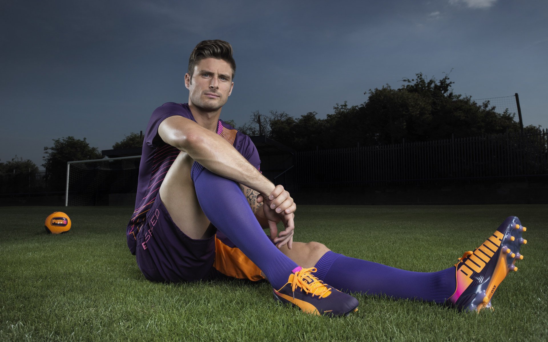 职业联赛是否应引入技术视频助理裁判系统，足球视频助理裁判